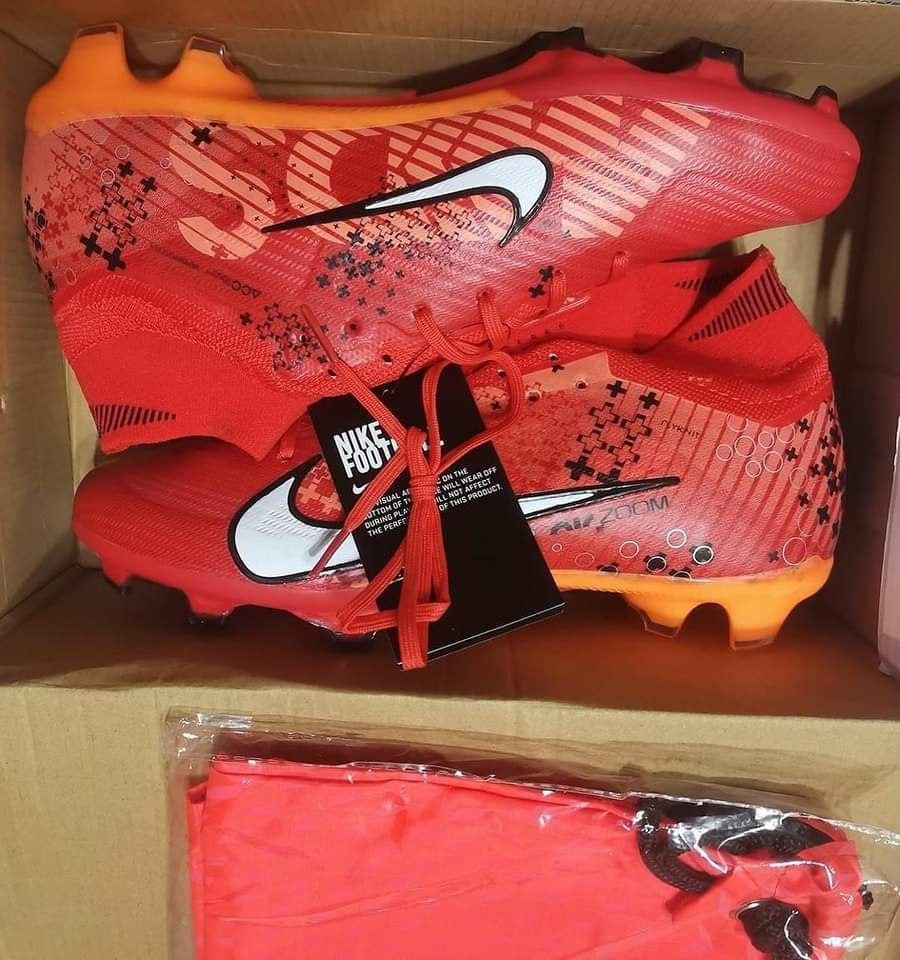 Soccer Cleats Pallets - Image 7