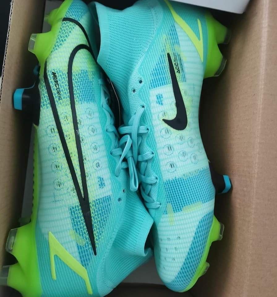 Soccer Cleats Pallets - Image 8